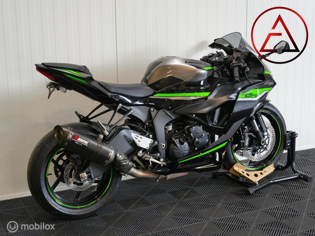 Kawasaki ZX-6R Performance 2024 | 8.923 km | Akrapovič, 636 cc, Bedrijf, Meer dan 35 kW, 3225LD