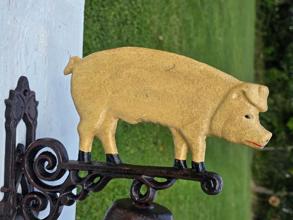 VARKEN // deurbel / gietijzer, Tuin en Terras, Tuinwanddecoratie, Huis en tuin decoratie Marie, Nieuw, Info@huisentuindecoratiemarie.nl