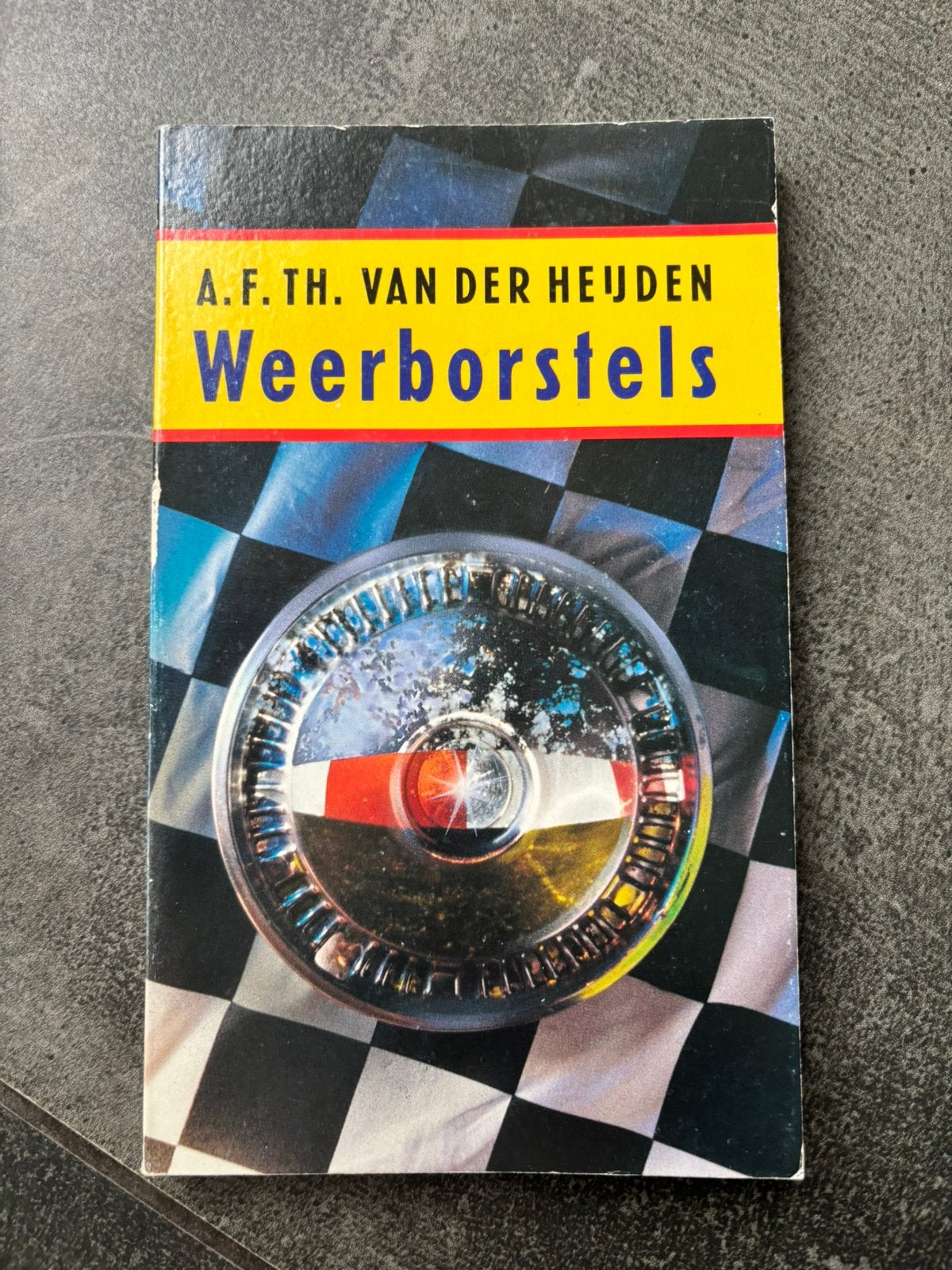 A.F.Th. Van der Heijden - Weerborstels, Ophalen of Verzenden, Zo goed als nieuw