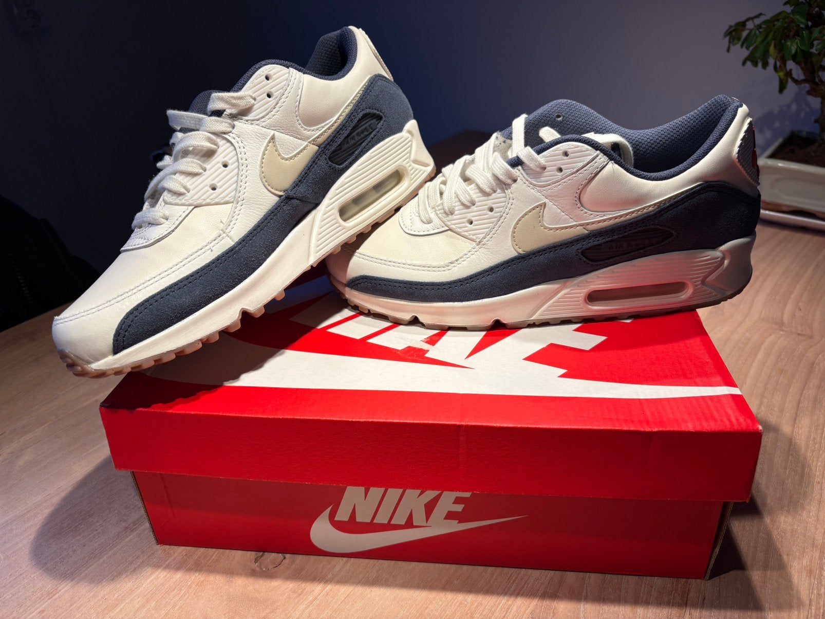 Nike Air Max 90 rare pale ivory mt. 42.5, Overige kleuren, Nieuw, Ophalen of Verzenden, Sneakers of Gympen