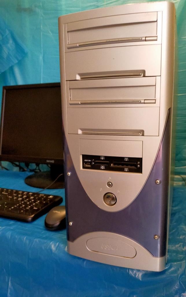 Knutsel pc (alleen ophalen), Computers en Software, Ophalen, Gebruikt, Met monitor