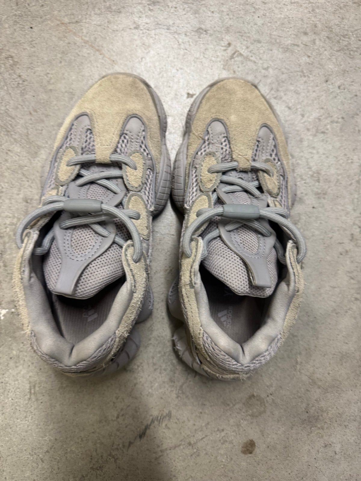 Adidas Yeezy 500 'Salt' Sneakers - Maat 37 1/3, Ophalen of Verzenden, Gedragen, Grijs, Sneakers of Gympen