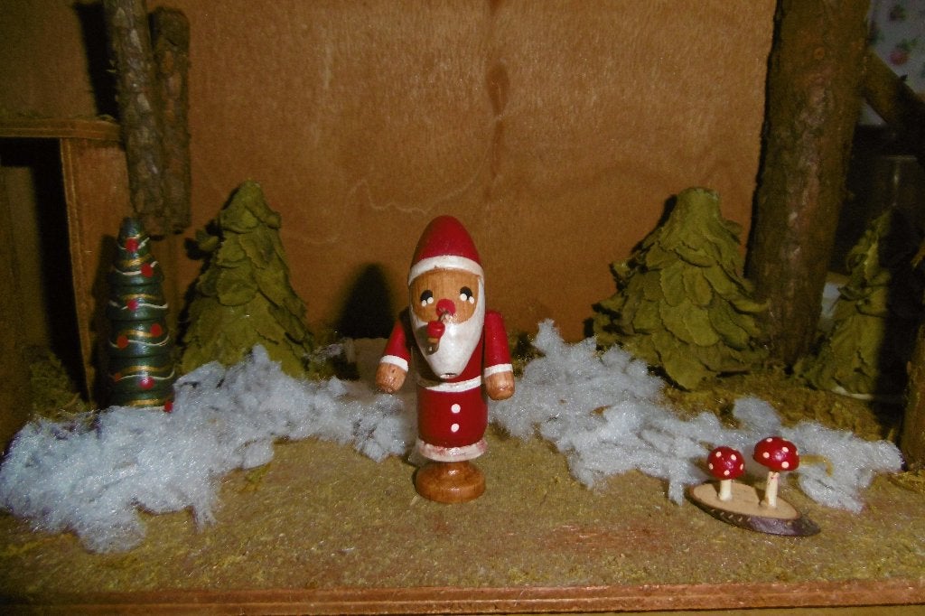 oud rookmannetje miniatuur kerstman met pop speelgoedwinkel, Verzenden