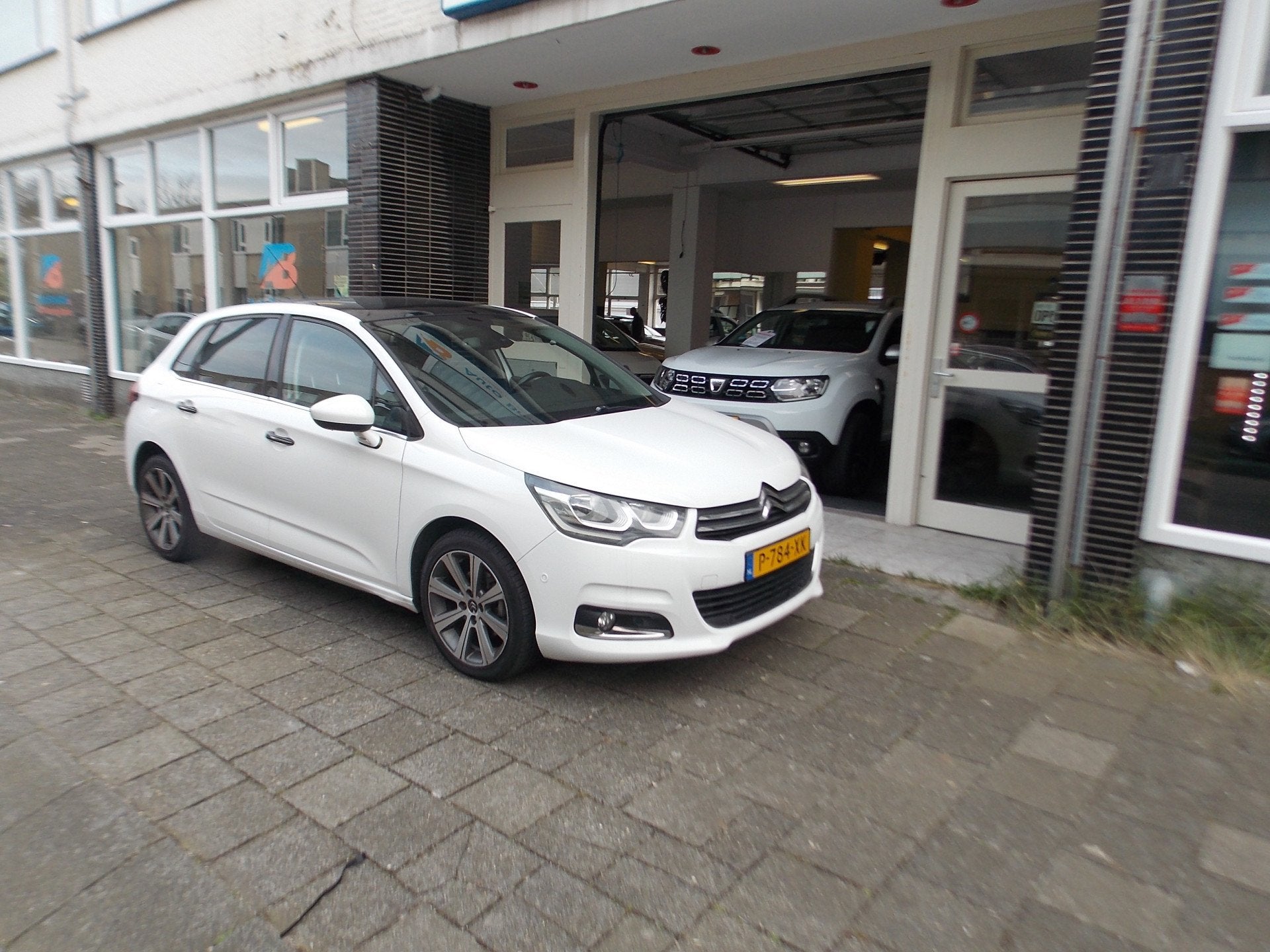 Citroën C4 1.2 PureTech Feel Collection PDC Pano / Navi / A, Euro 6, 1199 cc, Wit, Bedrijf