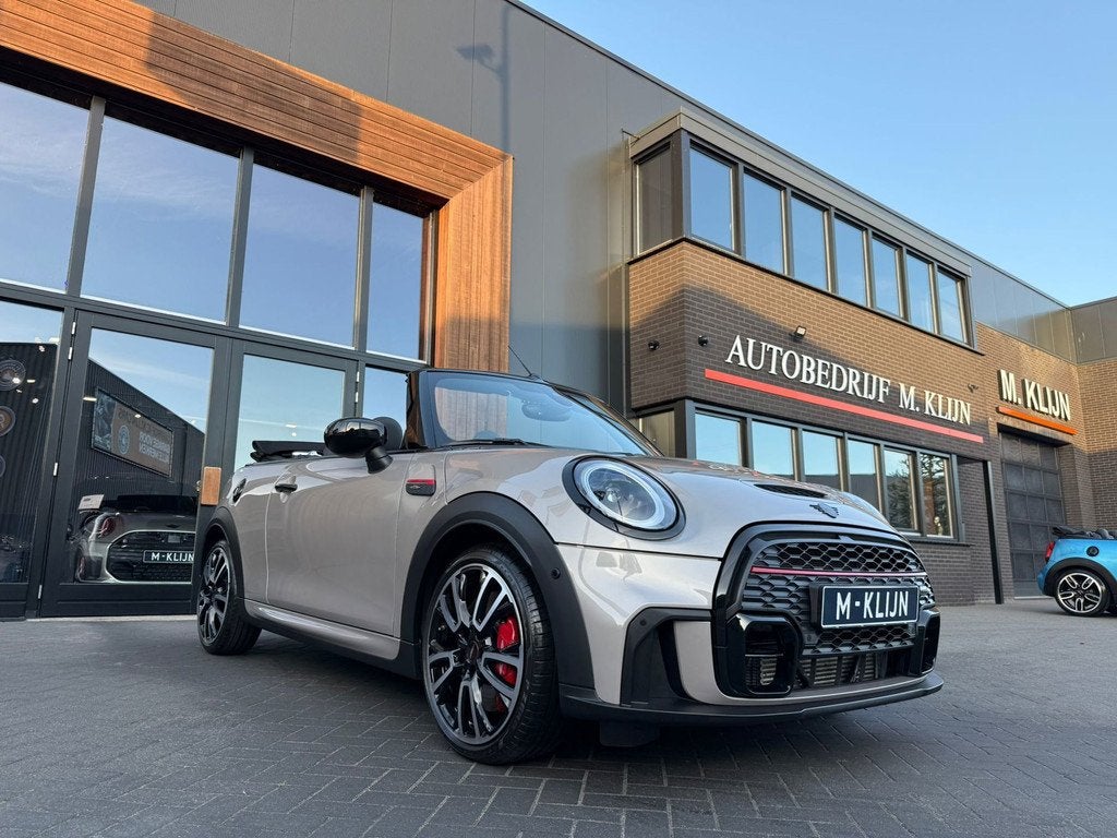 MINI Cabrio 2.0 John Cooper Works JCW Pack F1 aut 231pk Roof, Auto's, Mini, 1998 cc, Gebruikt, Zwart, Cabriolet