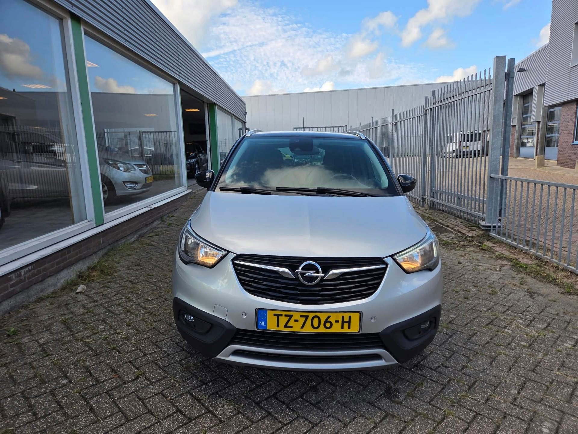 Opel Crossland X 1.2 Turbo Online Edition|KEYLESS|CAMERA 360, Voorwielaandrijving, 840 kg, Gebruikt, Euro 6