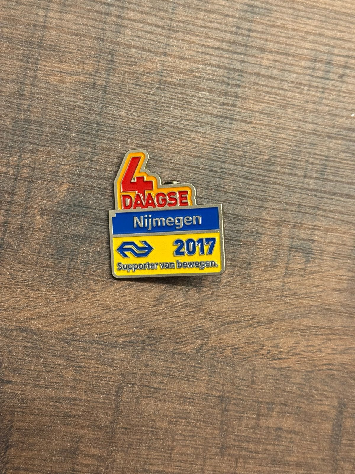 NS Nijmeegse Vierdaagse 2017 pin, Verzamelen, Ophalen of Verzenden, Zo goed als nieuw, Trein, Overige typen