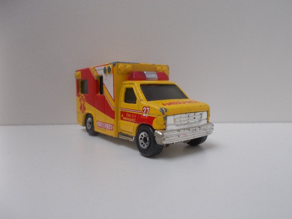 6058 Ford Ambulance Matchbox, Ophalen of Verzenden, Gebruikt, Bus of Vrachtwagen