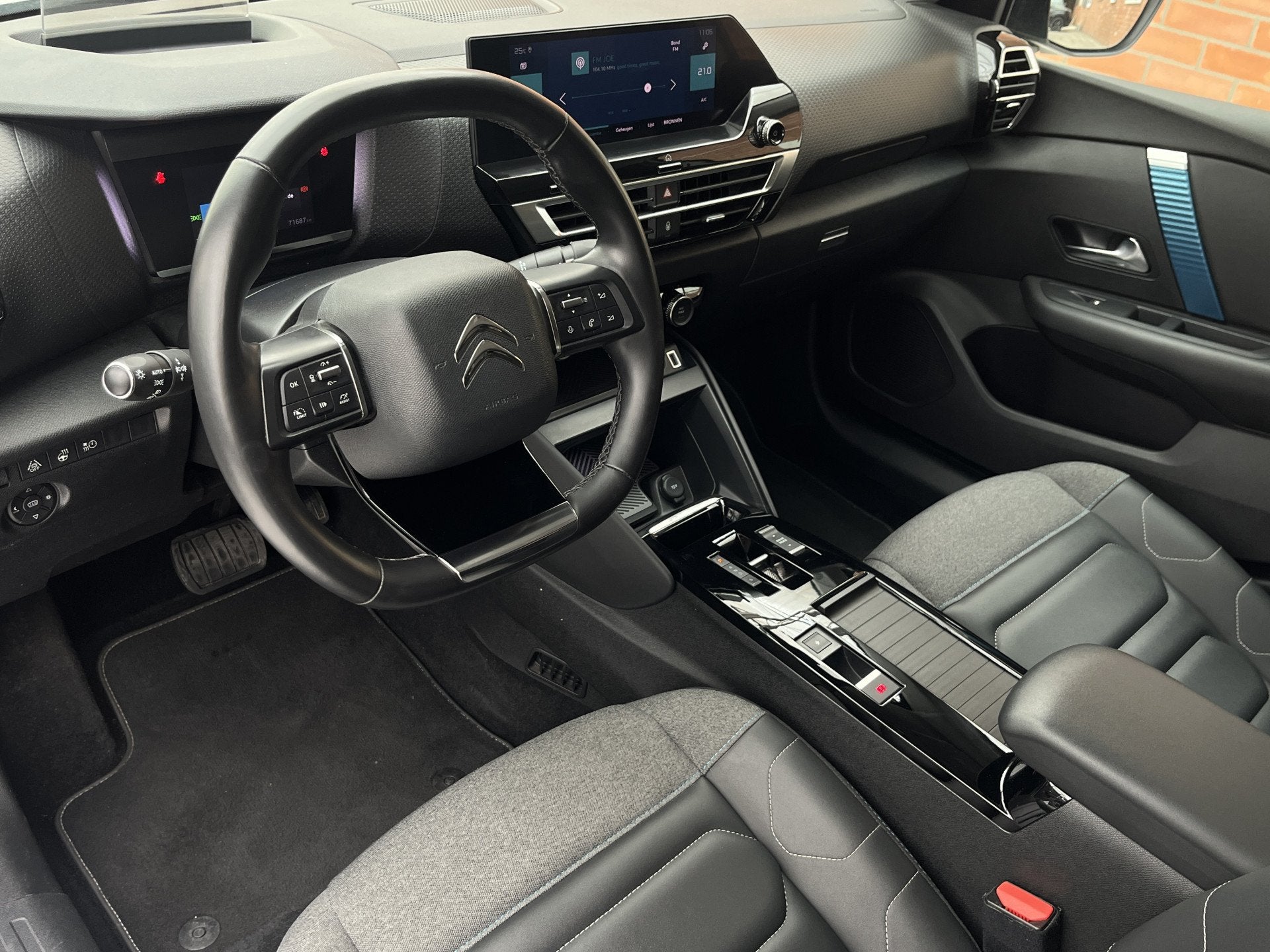 Citroën Ë-C4 Shine 50 kWh | Keyless | Camera voor + achter, Auto's, 12 maanden, Gebruikt, Zwart, Leder en Stof