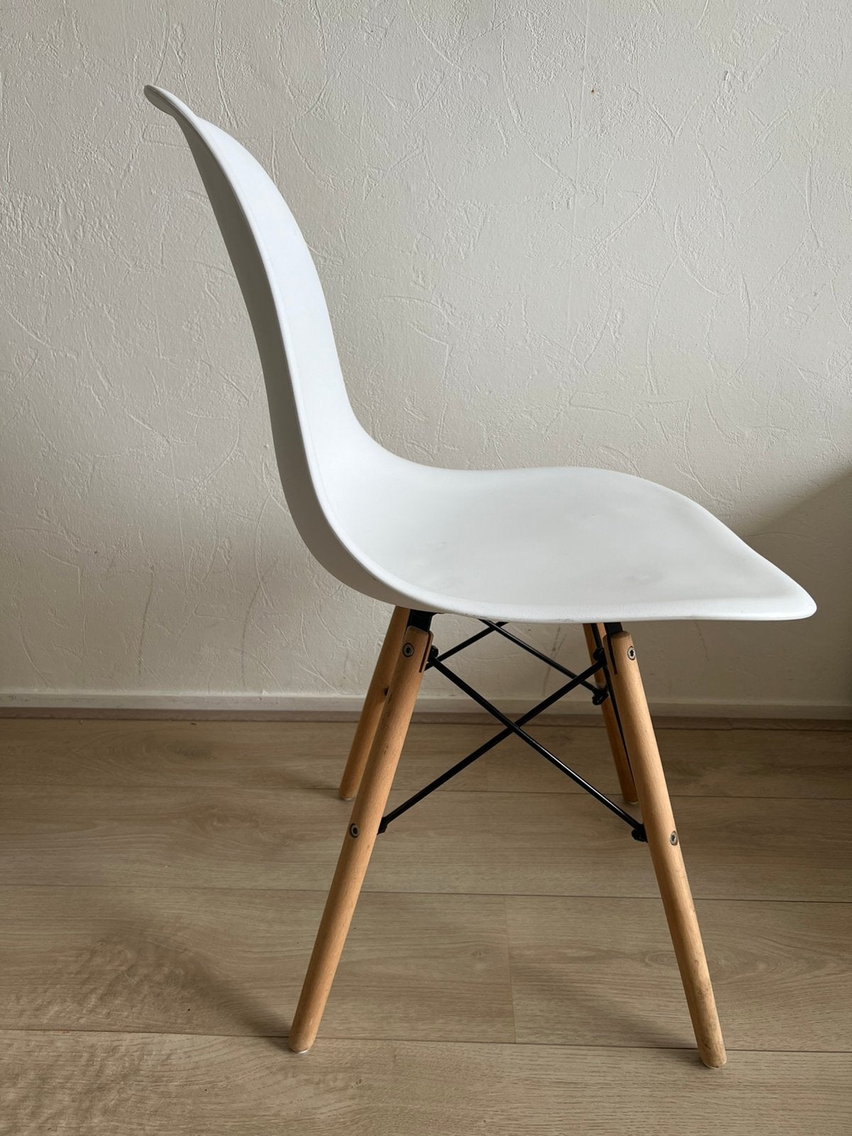3x Vitra Eames DSW eetkamerstoel, Huis en Inrichting, Stoelen, Ophalen of Verzenden, Zo goed als nieuw, Wit, Vijf, Zes of meer stoelen