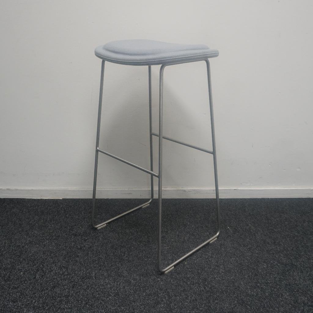 Cappellini Hi Pad Stool | Barkruk | Lichtgrijs | ZH 79 cm, -, 60 tot 90 cm, Ophalen of Verzenden, Metaal