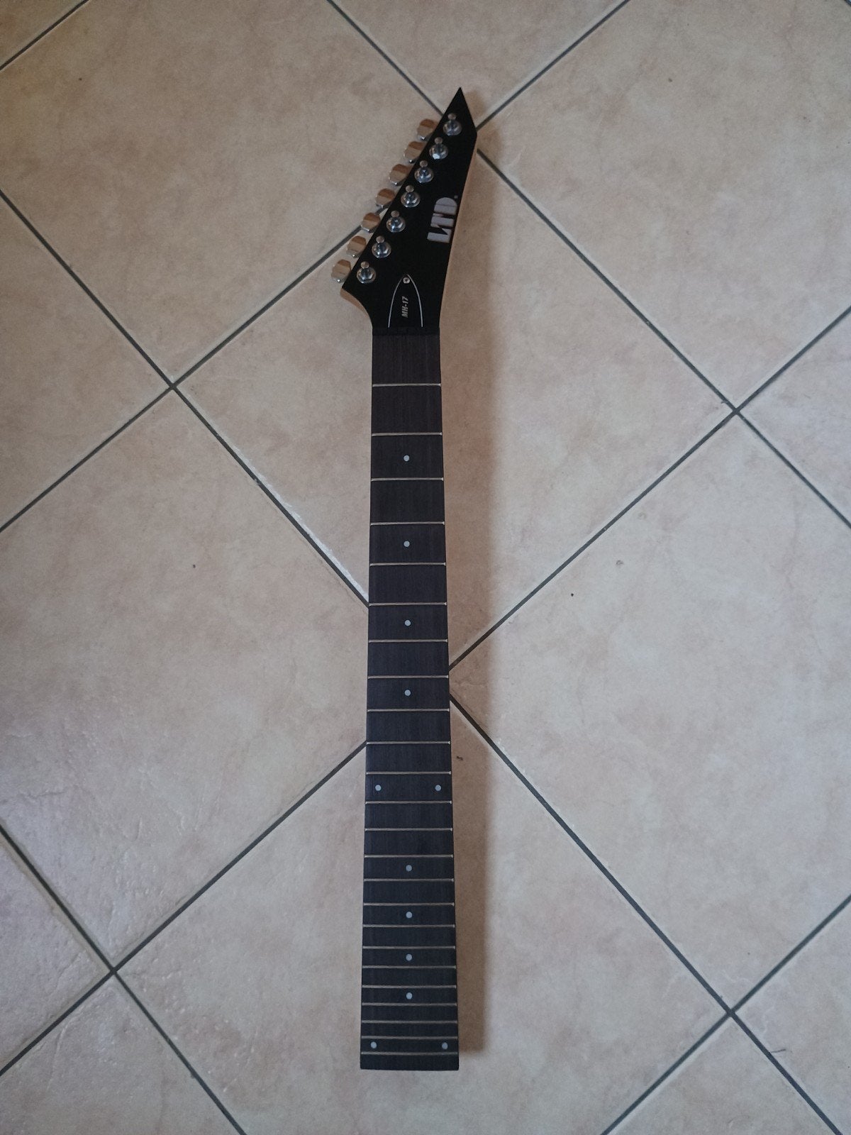 esp ltd mh17 neck