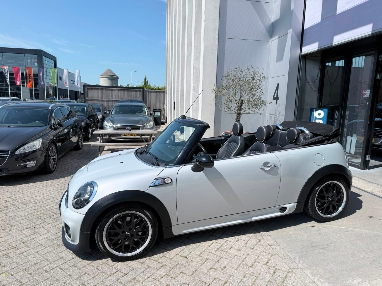 Mini Cabrio 1.6 Cooper S JCW AUTOMAAT! VOL OPTIES! INRUIL MO, Auto's, Mini, Euro 5, Gebruikt, Zwart, 4 cilinders