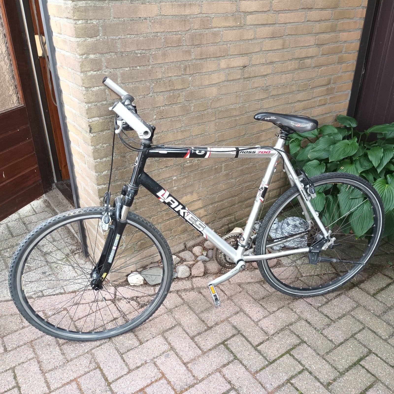 Lakes Cross 700 crosshybride trekkingfiets Studenten Fiets, 28 inch, Gebruikt, Velgrem, Meer dan 20 versnellingen