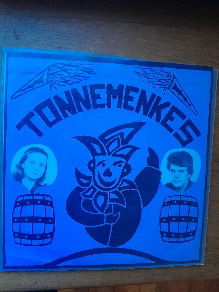 Carnaval single Tonnemenkes, Ophalen, Gebruikt, 7 inch, Nederlandstalig