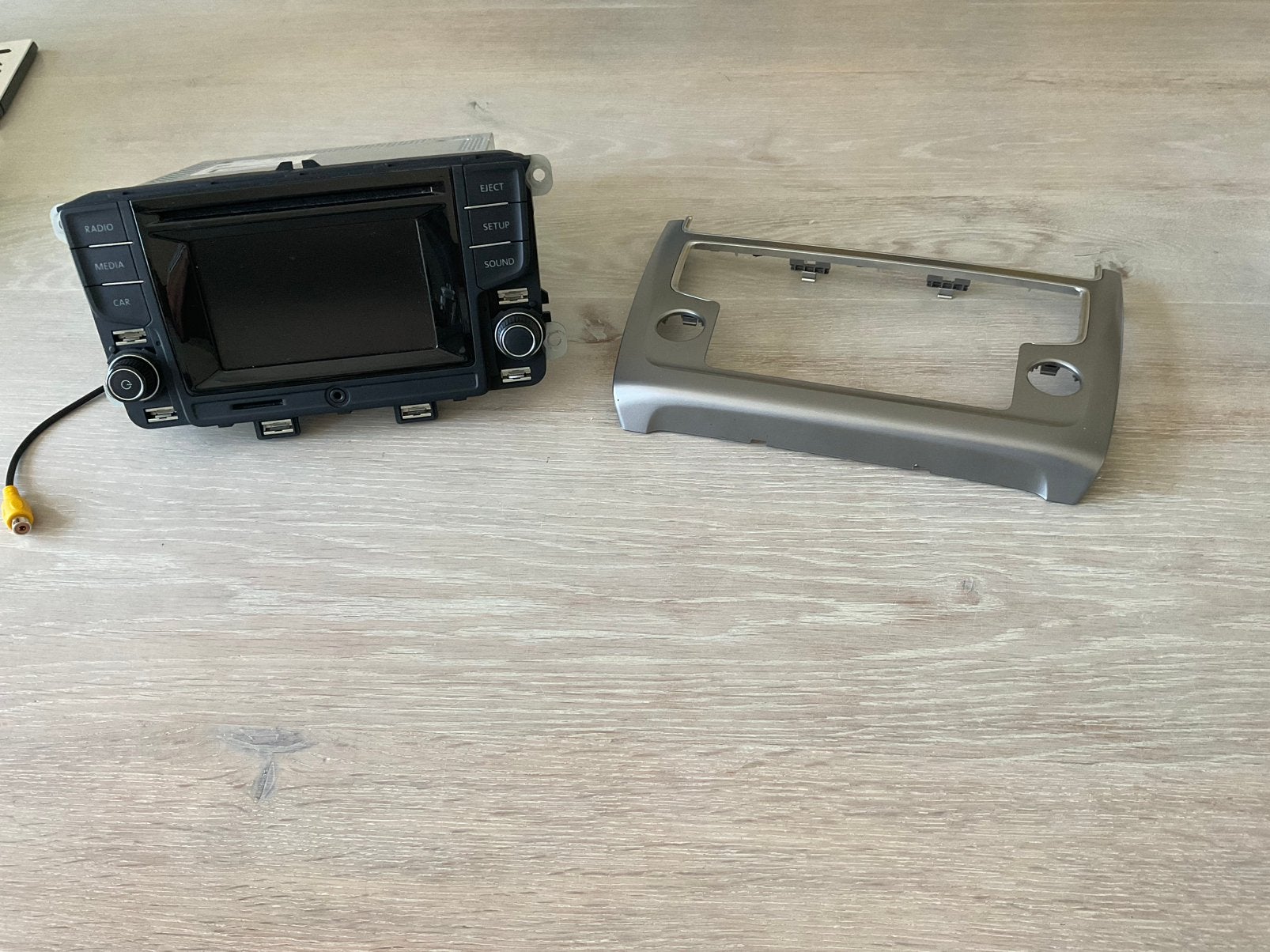 VW Polo auto radio met Touchscreen voor maar 25 euro, Ophalen of Verzenden