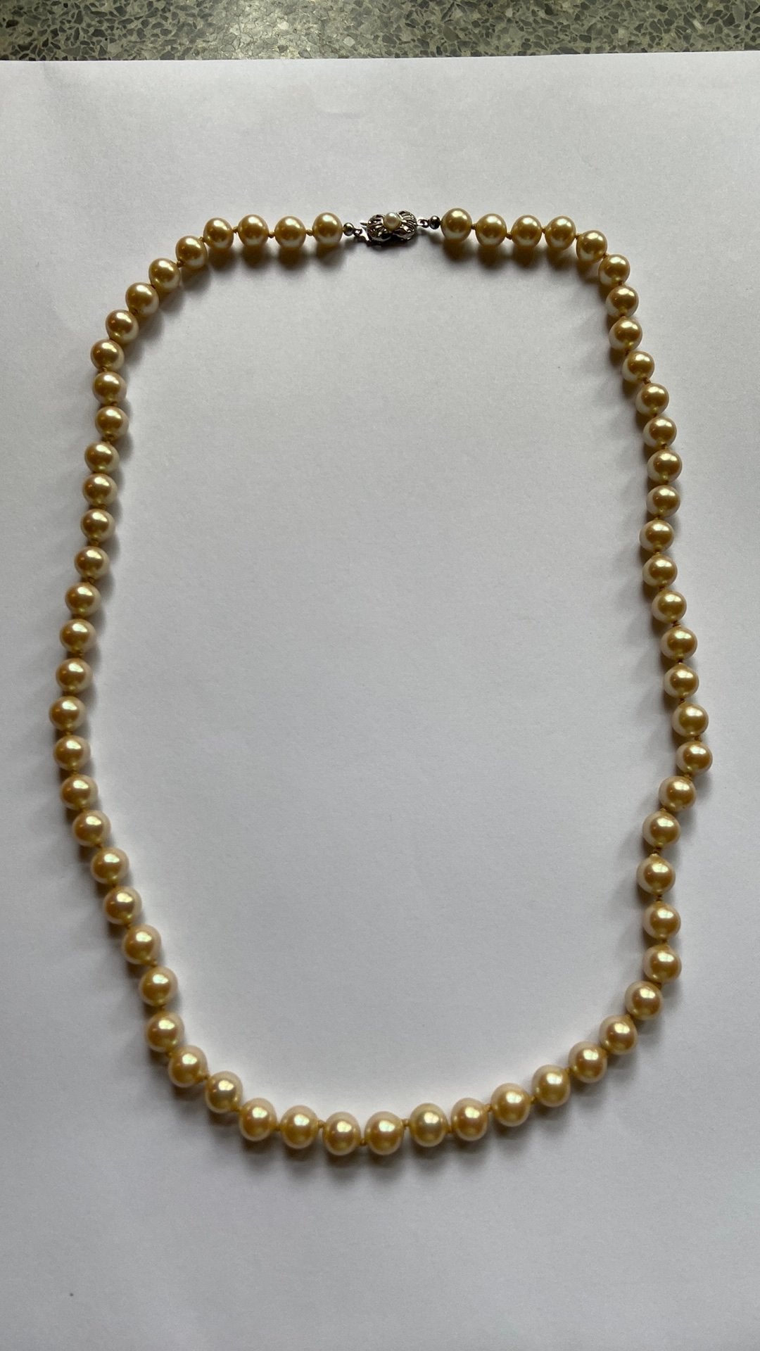 Parelketting met zilveren slot 64 cm lang., Sieraden, Tassen en Uiterlijk, Ophalen of Verzenden, Zilver, Ketting, Met edelsteen
