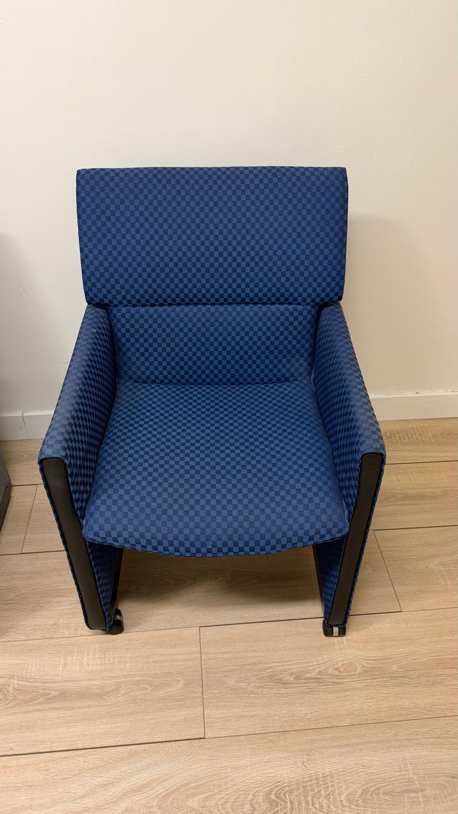 Artifort Montana fauteuil - Blauw geblokt design, Ophalen, Gebruikt, 75 tot 100 cm, Stof