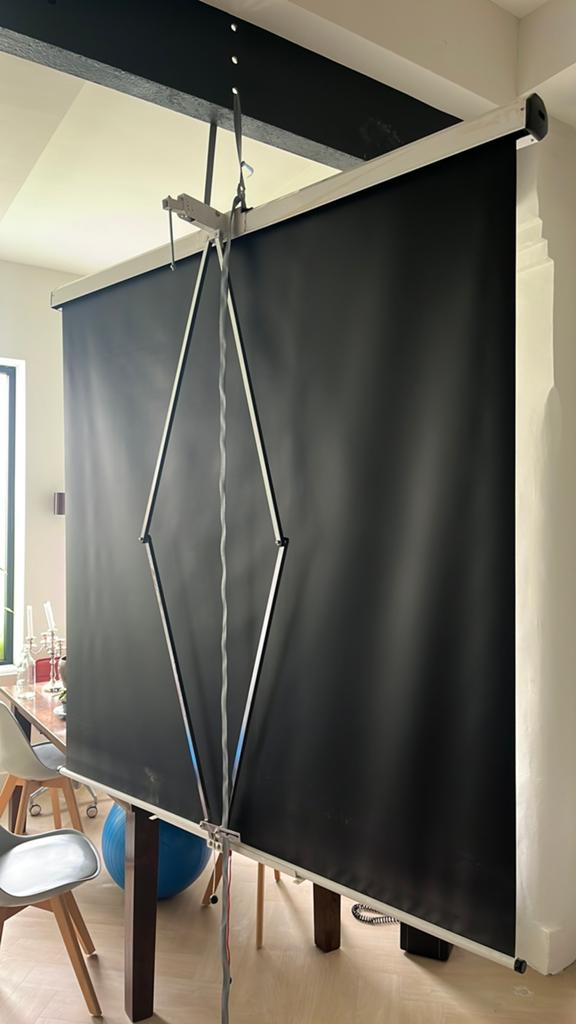 Beamer en scherm, ook apart verkoopbaar, Gebruikt, LED, Ophalen of Verzenden, Full HD (1080)