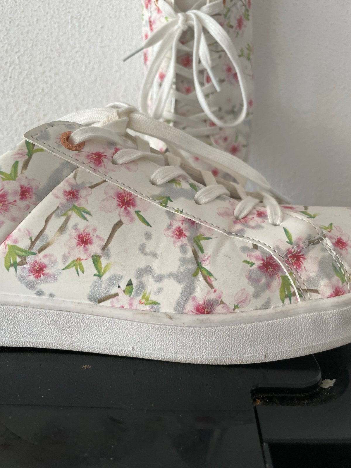 Bloemenprint sneakers - Maat 42, Ophalen of Verzenden, Gedragen, Wit, Sneakers of Gympen