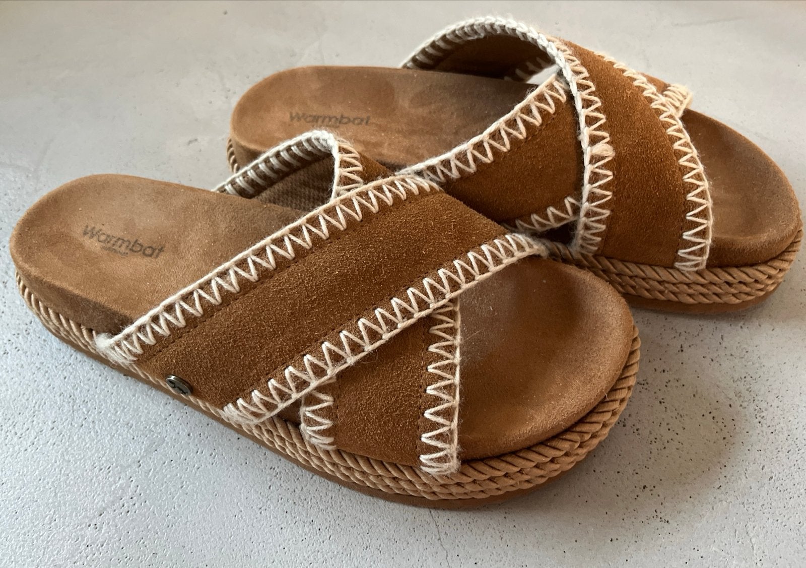 Warmbat Sandalen Maat 38 - Bruin met Gekruiste Banden, Kleding | Dames, Schoenen, Ophalen of Verzenden, Gedragen, Bruin, Sandalen of Muiltjes
