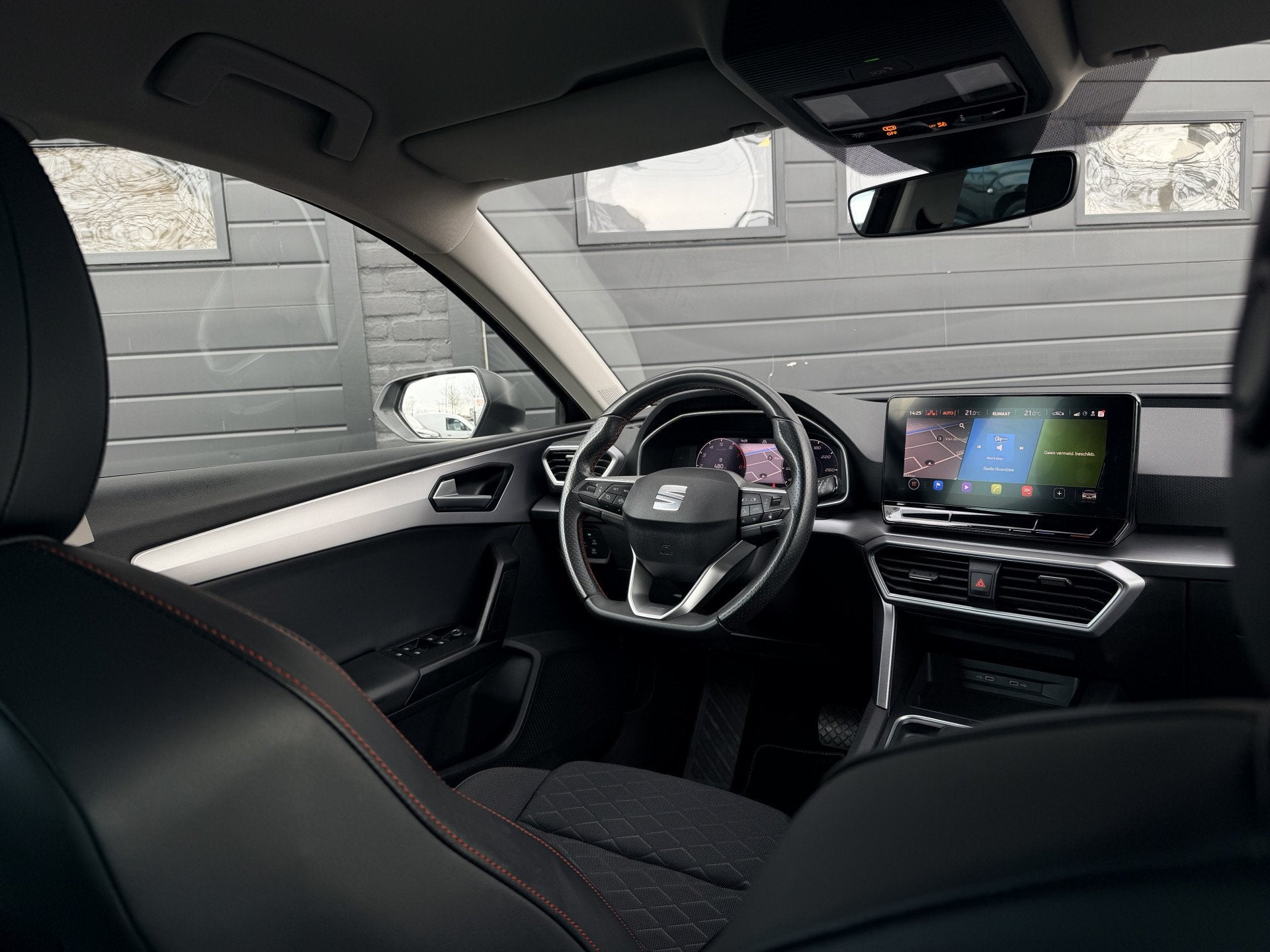 SEAT Leon 1.5 eTSI 150PK Automaat FR Launch Edition | Cruise, 4 cilinders, 150 pk, Leder en Stof, Bedrijf