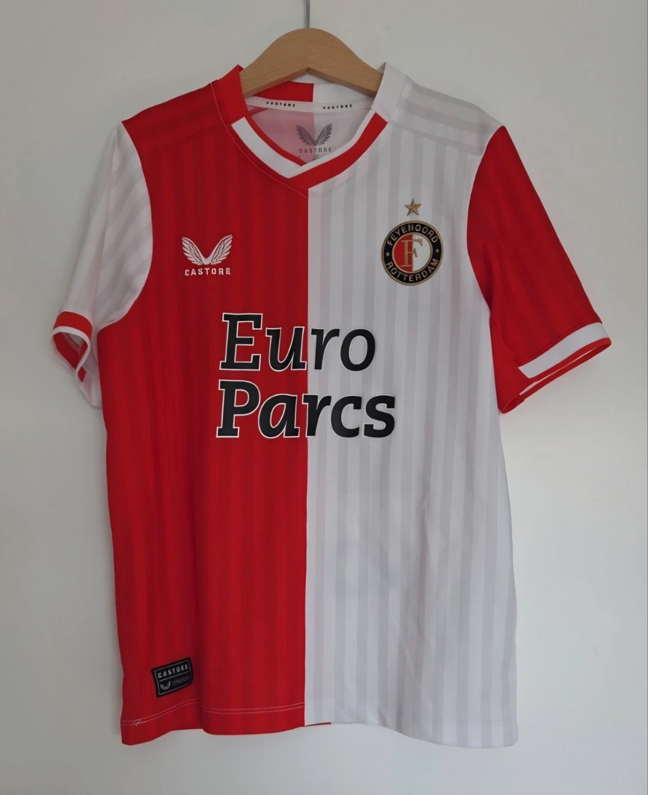 Feyenoord Thuisshirt 2023/2024 Maat 146 (Noud 22), Kinderen en Baby's, Castore, Verzenden, Jongen of Meisje, Zo goed als nieuw