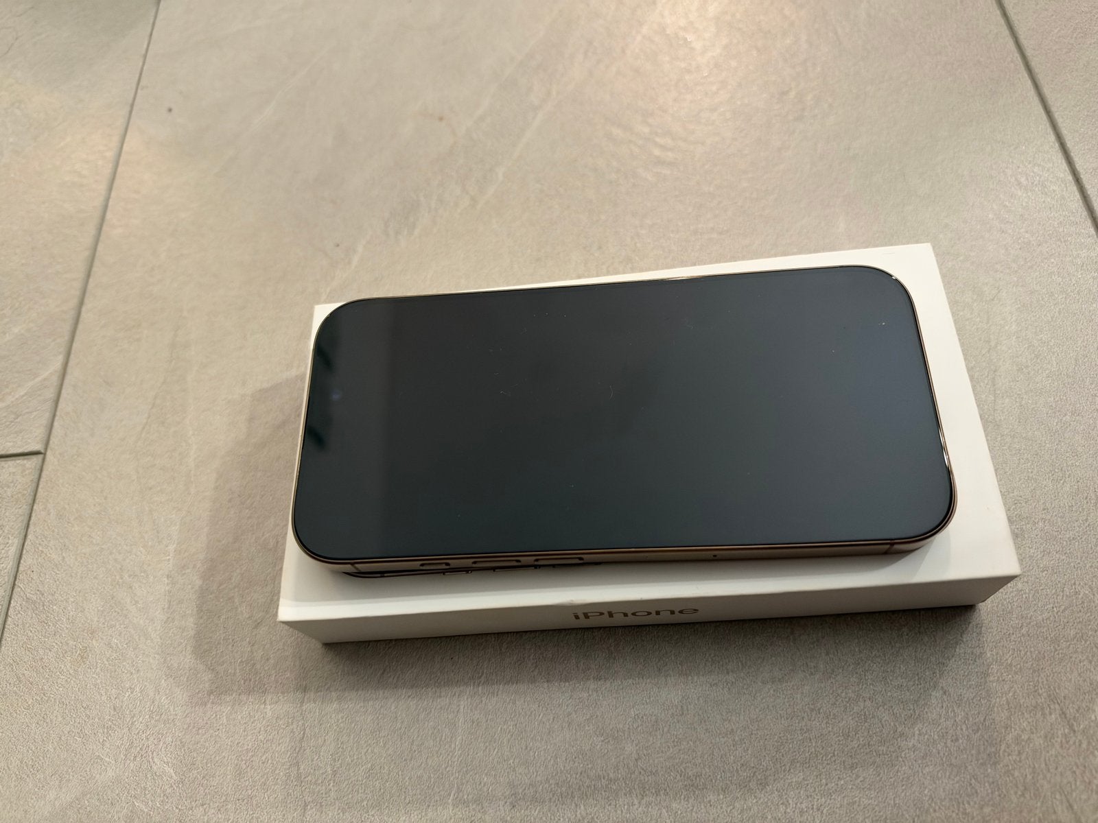 Foto 5 van Apple Iphone 16 pro 256GB