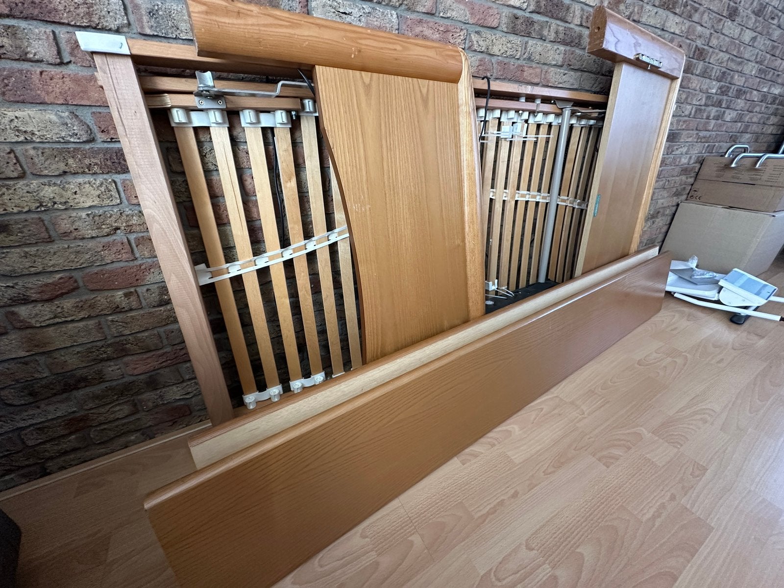 Seniorenbed (90 x 200) elektrisch verstelbaar, Huis en Inrichting, Slaapkamer | Bedden, Ophalen, 90 cm, 200 cm, Hout