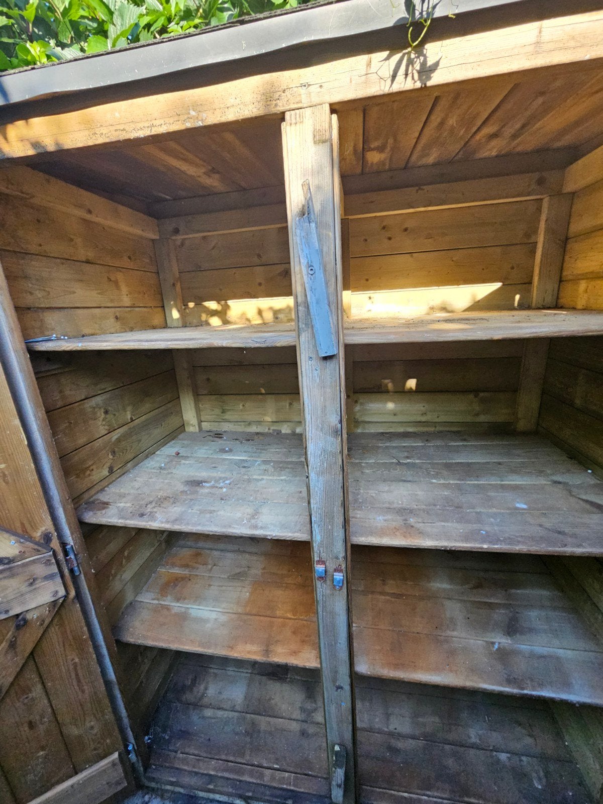 Oude tuinkasten met planken - dak lekt, zelf te repareren, Ophalen, Gebruikt, Hout, Overige typen