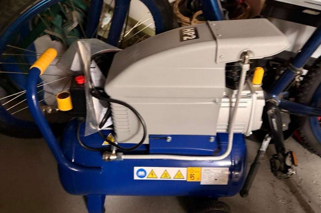 Michelin Compressor 24 liter - Krachtige Luchtcompressor, 6 tot 10 bar, Ophalen of Verzenden, Zo goed als nieuw, Minder dan 200 liter/min
