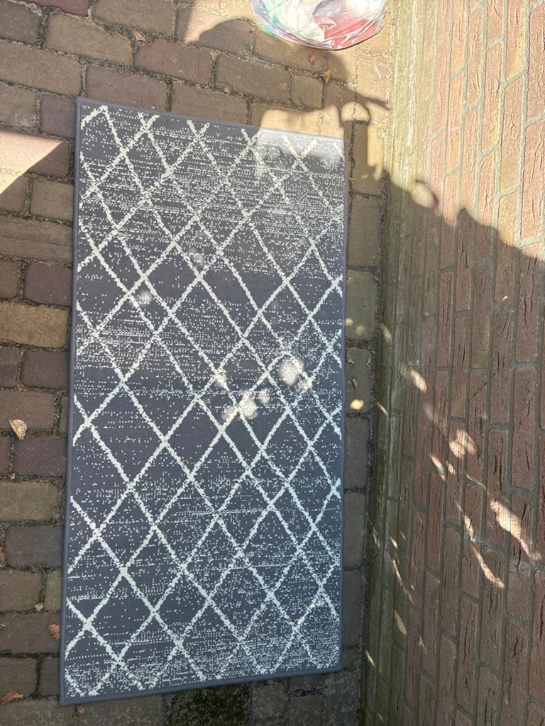 2 grijze tapijtjes met patroon - rook- en huisdiervrij, Gebruikt, 100 tot 150 cm, Grijs, Rechthoekig