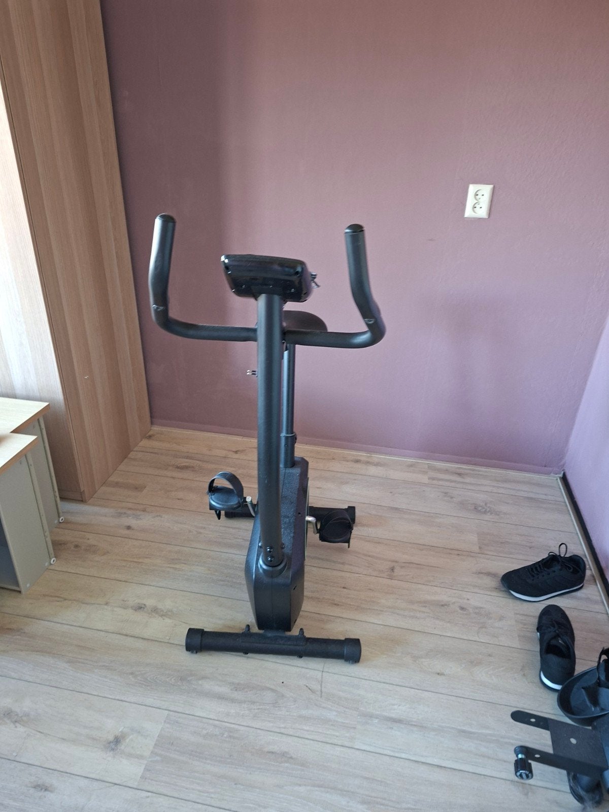 Fit Bike Hometrainer - Ideaal voor Thuis Workouts, Ophalen, Zo goed als nieuw, Metaal, Benen