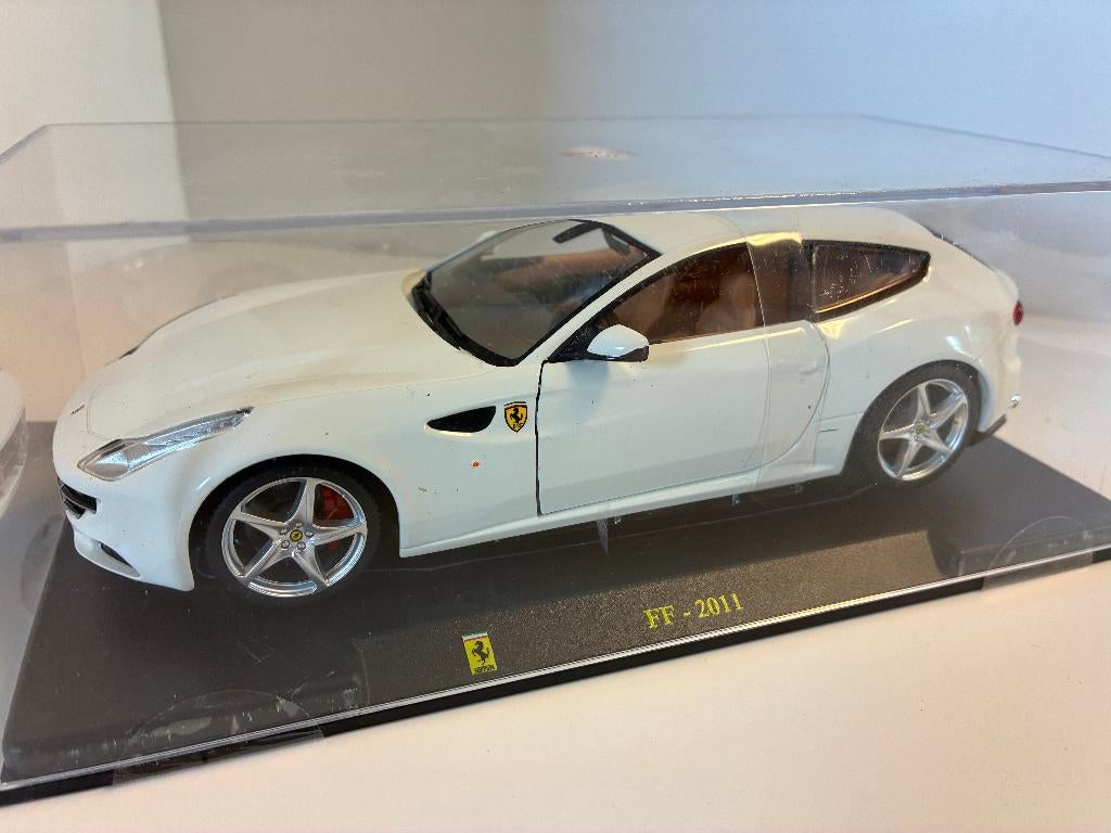 27485: Ferrari FF - 2011 - Atlas 1:24, Hobby en Vrije tijd, Auto, Nieuw, Ophalen of Verzenden, Bachsatztstr. 54 D 72131 Ofterdingen, Germany