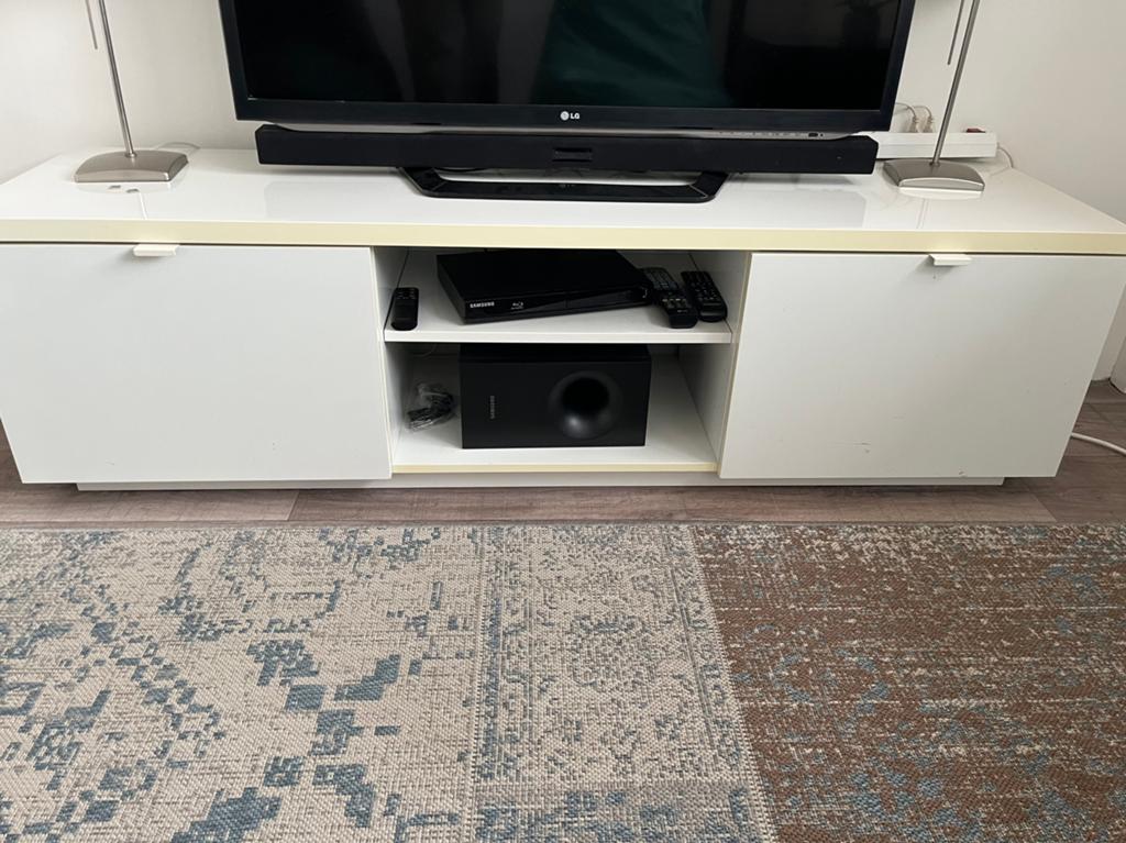 Tv meubel, Ophalen, 150 tot 200 cm, Zo goed als nieuw, Minder dan 100 cm
