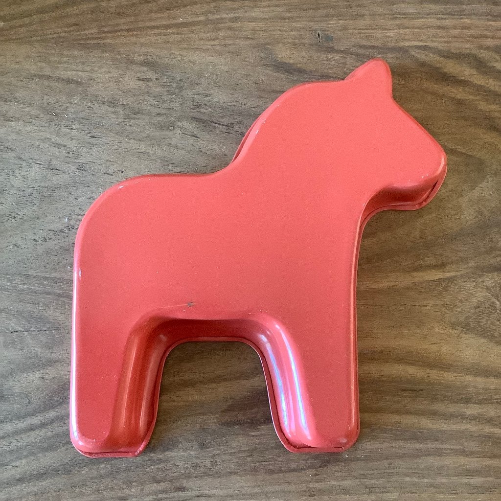 Vintage IKEA Dala Paard cake vorm – Drömmar bakvorm, Huis en Inrichting, IKEA, Ophalen of Verzenden, Metaal, Rood