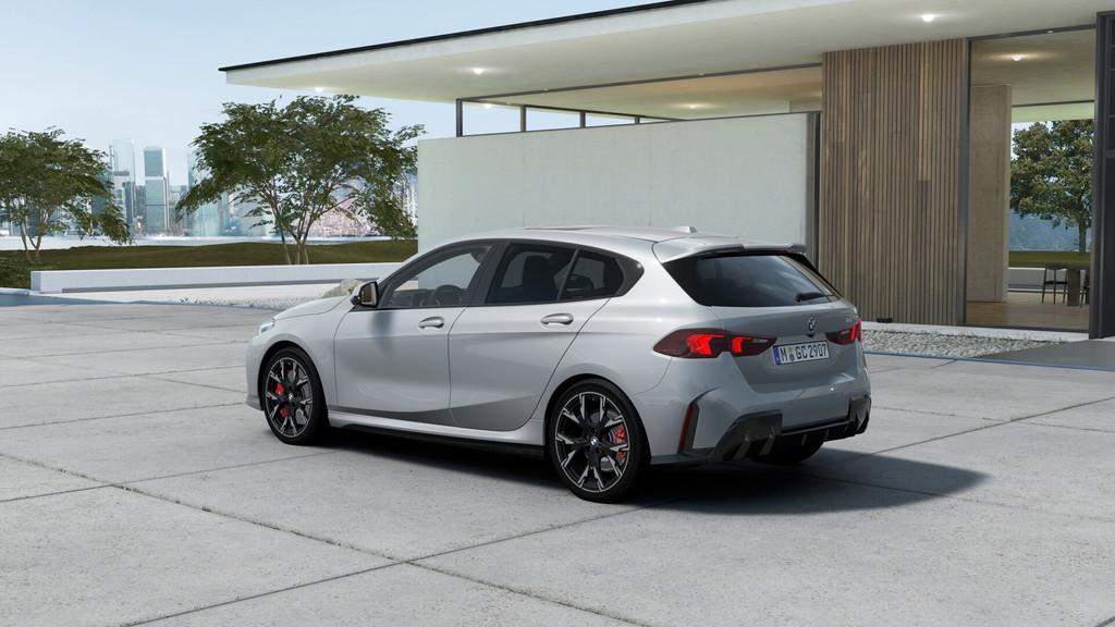 BMW 1 Serie 120 M Sport Automaat / Panoramadak / Sportstoele, Auto's, BMW, Zwart, 156 pk, Stoelverwarming, Bedrijf