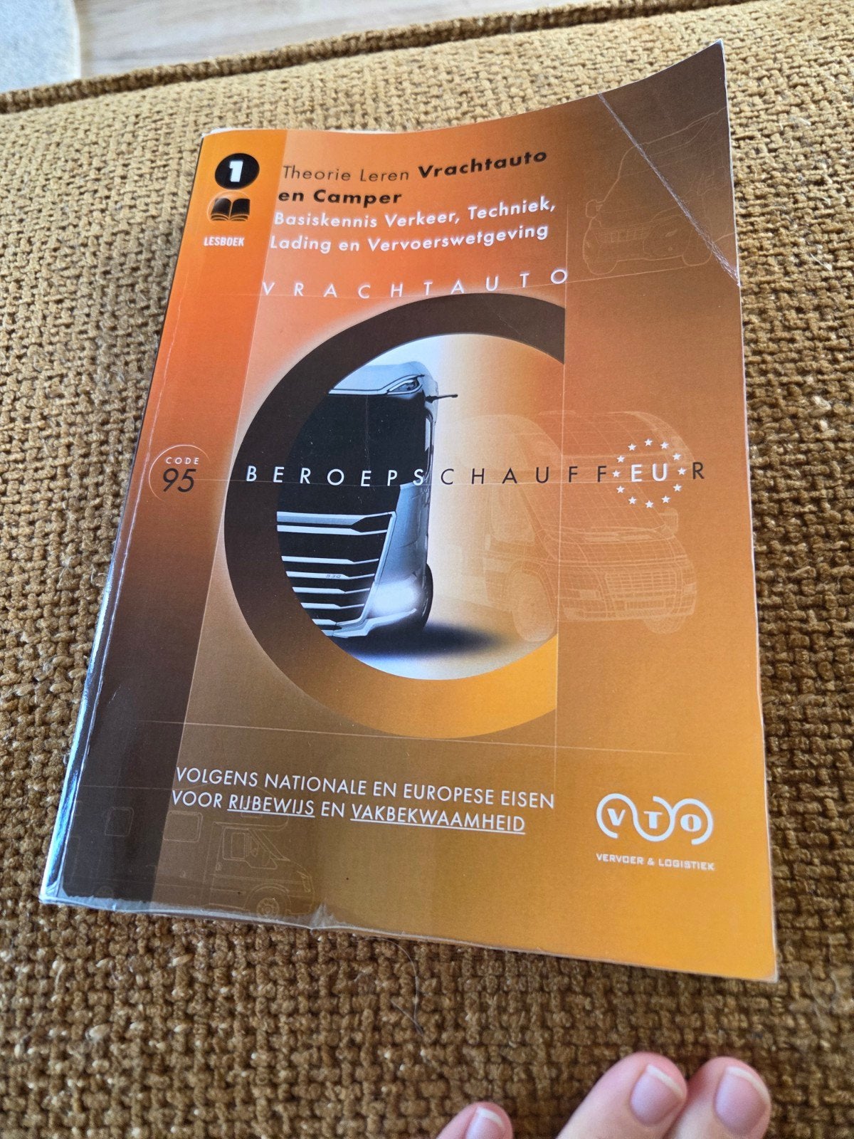 Theorie Leren Vrachtauto en Camper - Beroepschauffeur, Boeken, Studieboeken en Cursussen, Ophalen of Verzenden, Zo goed als nieuw