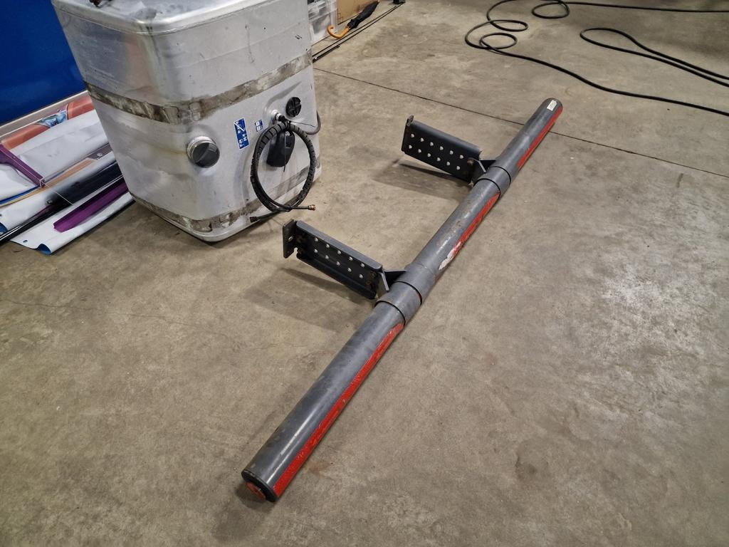 Scania stalen bumper. Achterbumper vrachtwagen. Stootbalk, Auto-onderdelen, Ophalen, Gebruikt, Bumper