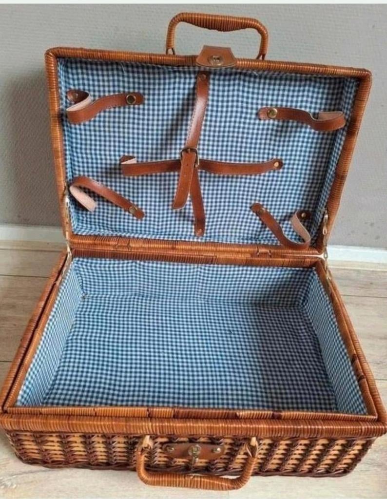 Leuke picknick mand
19 x 41,5 x 31 cm, Gevondenengemaakt@gmail.com, Onbekend, Ophalen of Verzenden, Zo goed als nieuw