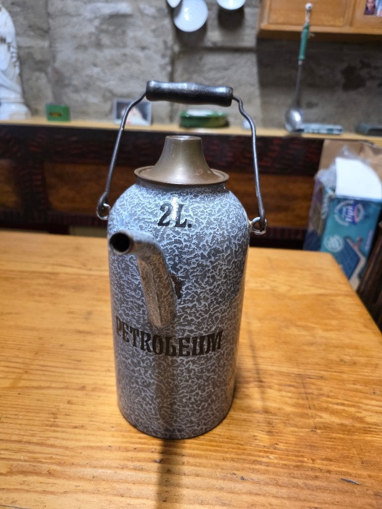 Vintage Petroleum Kan 2L - Emaille met Handvat, Antiek en Kunst, Ophalen of Verzenden