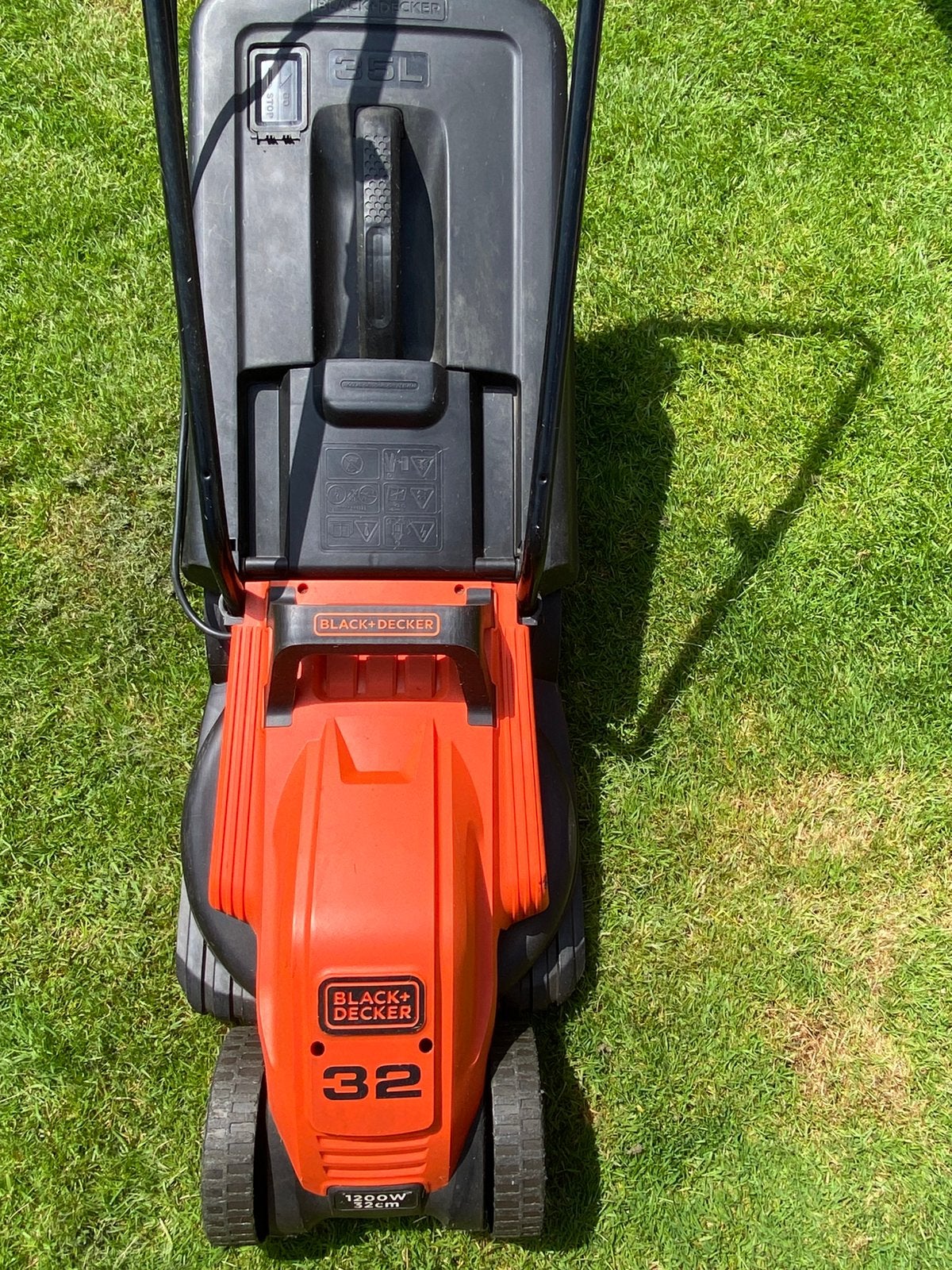 Goed onderhouden Grasmachine ( Black en decker), Ophalen, Gebruikt, Opvangbak, 30 t/m 39 cm