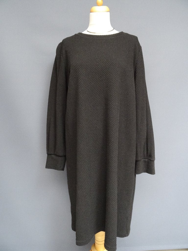 HEMA maat XL, zwarte jurk van structuur materiaal., Kleding | Dames, Zwart, Maat 46/48 (XL) of groter, Ophalen of Verzenden, Zo goed als nieuw