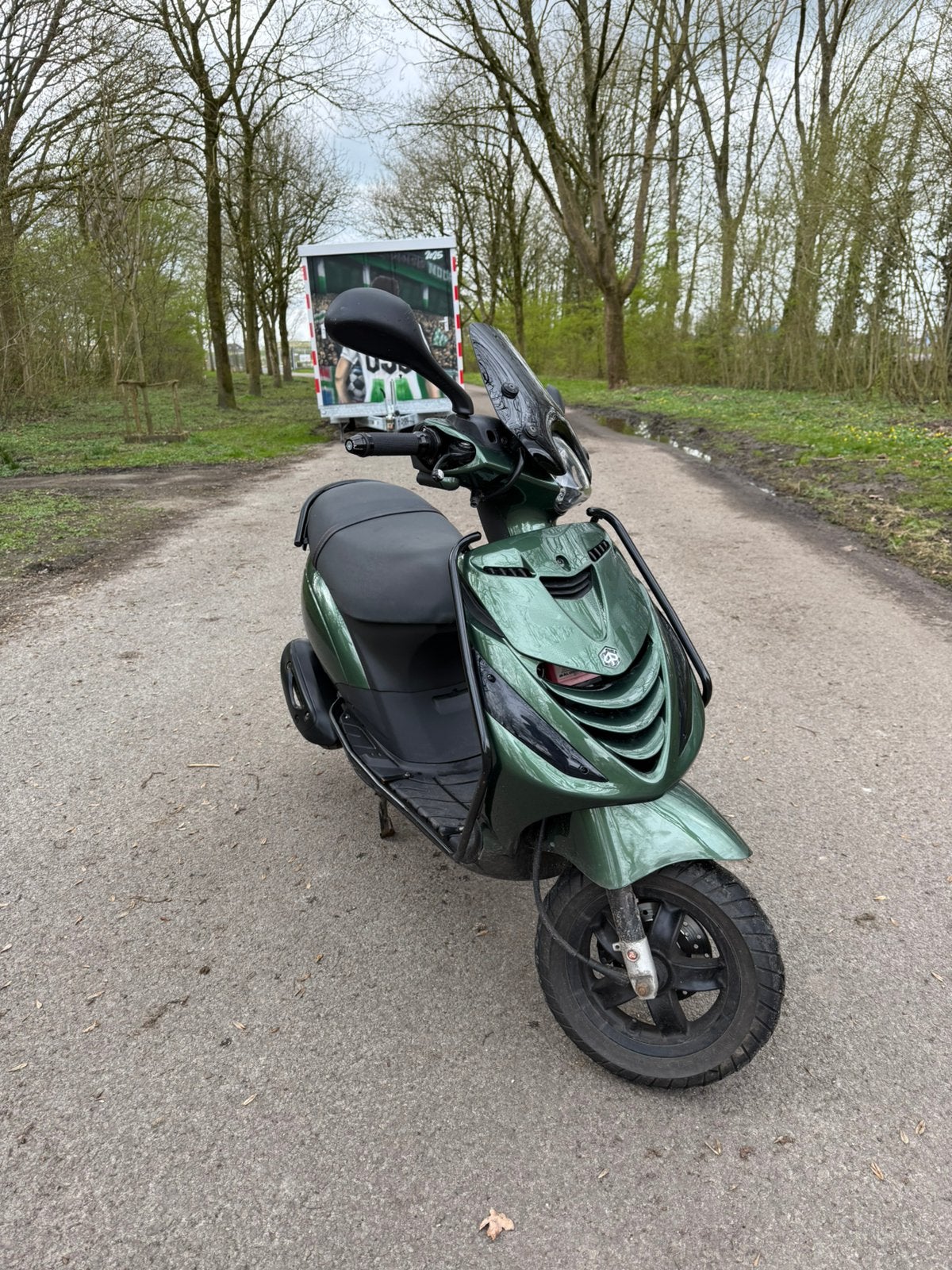 Zip 4t, Ophalen of Verzenden, Zo goed als nieuw, Benzine, Zip