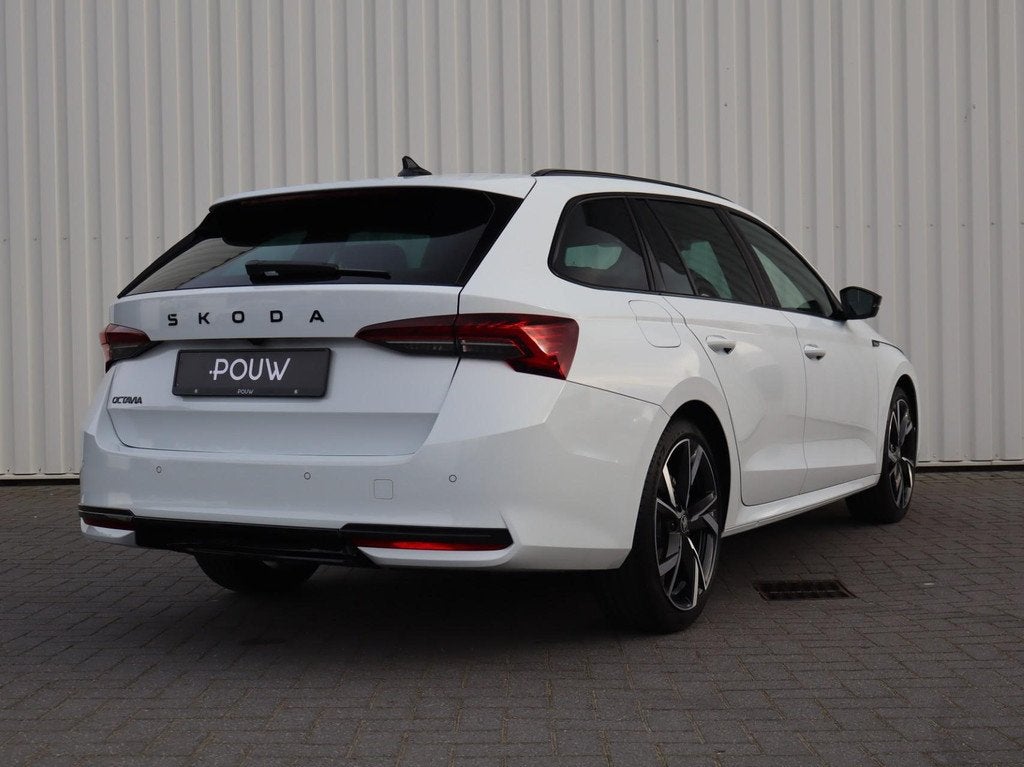 Skoda Octavia Combi 1.5 TSI 150pk MHEV Sportline Tour | 19", Auto's, Skoda, 1498 cc, Euro 6, 4 cilinders, Leder en Stof