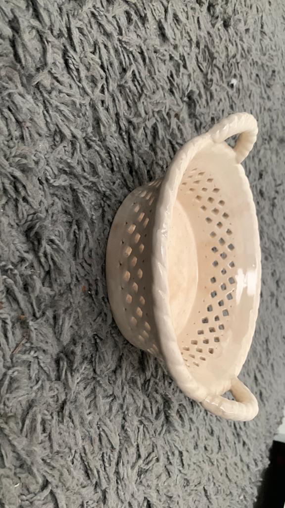 Decoratief keramiek schaaltje met handvatten, Ophalen