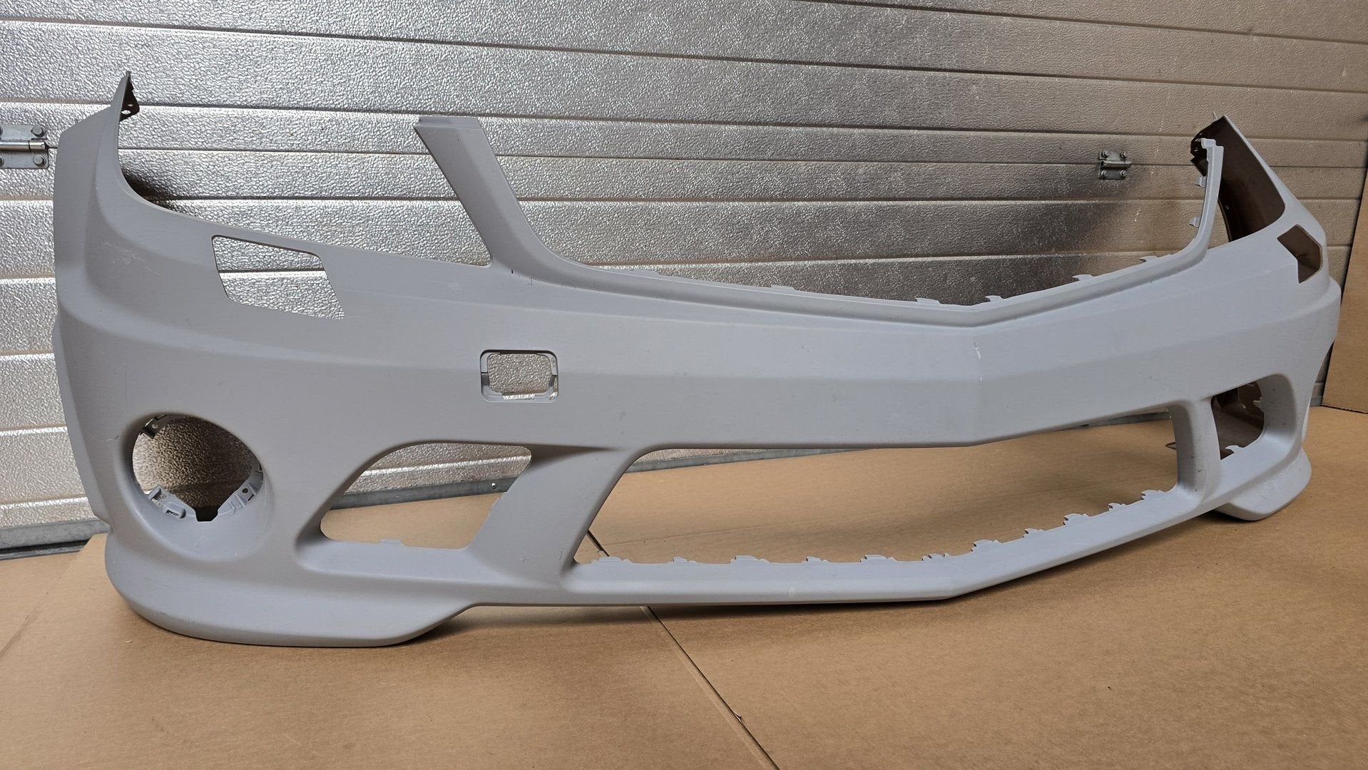 Voorbumper Mercedes C Klasse W204 C63 AMG 63 Bumper Originee, Gebruikt, -, Voor, Ophalen of Verzenden
