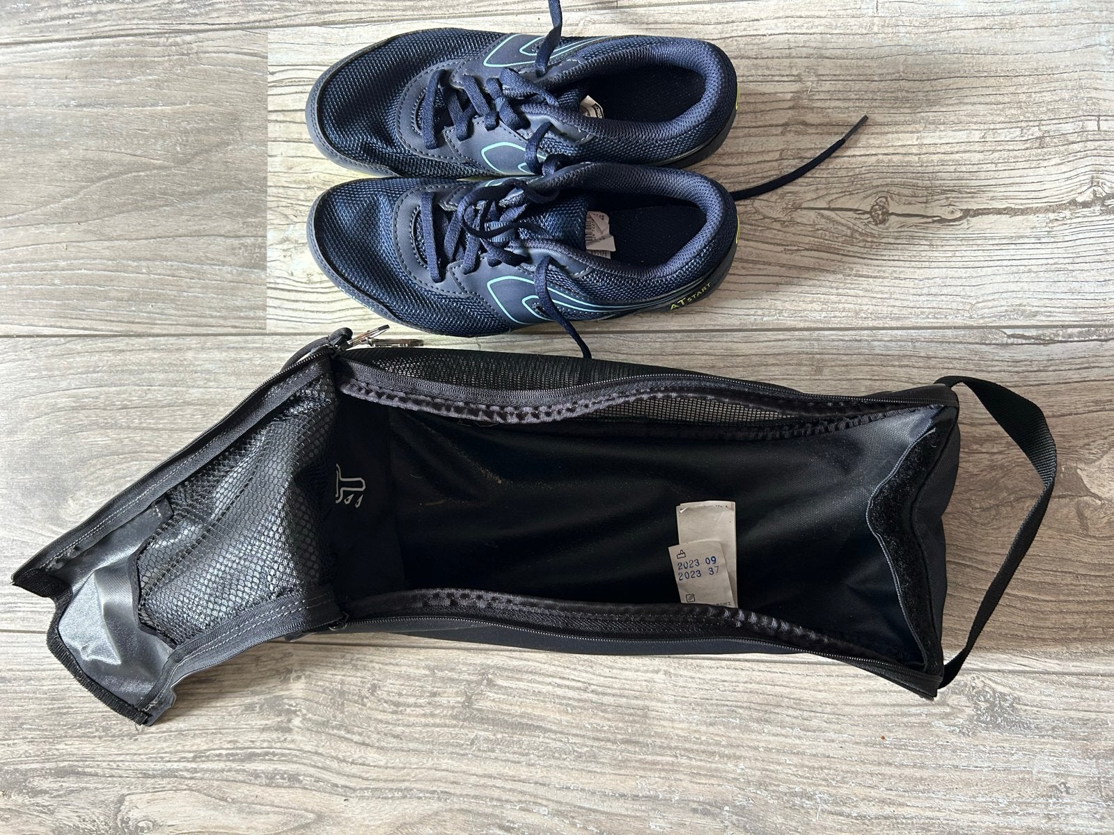 Spikes atletiekschoenen maat 36 + Kiprun schoenentasje, Sport en Fitness, Loopsport en Atletiek, Overige merken, Ophalen of Verzenden