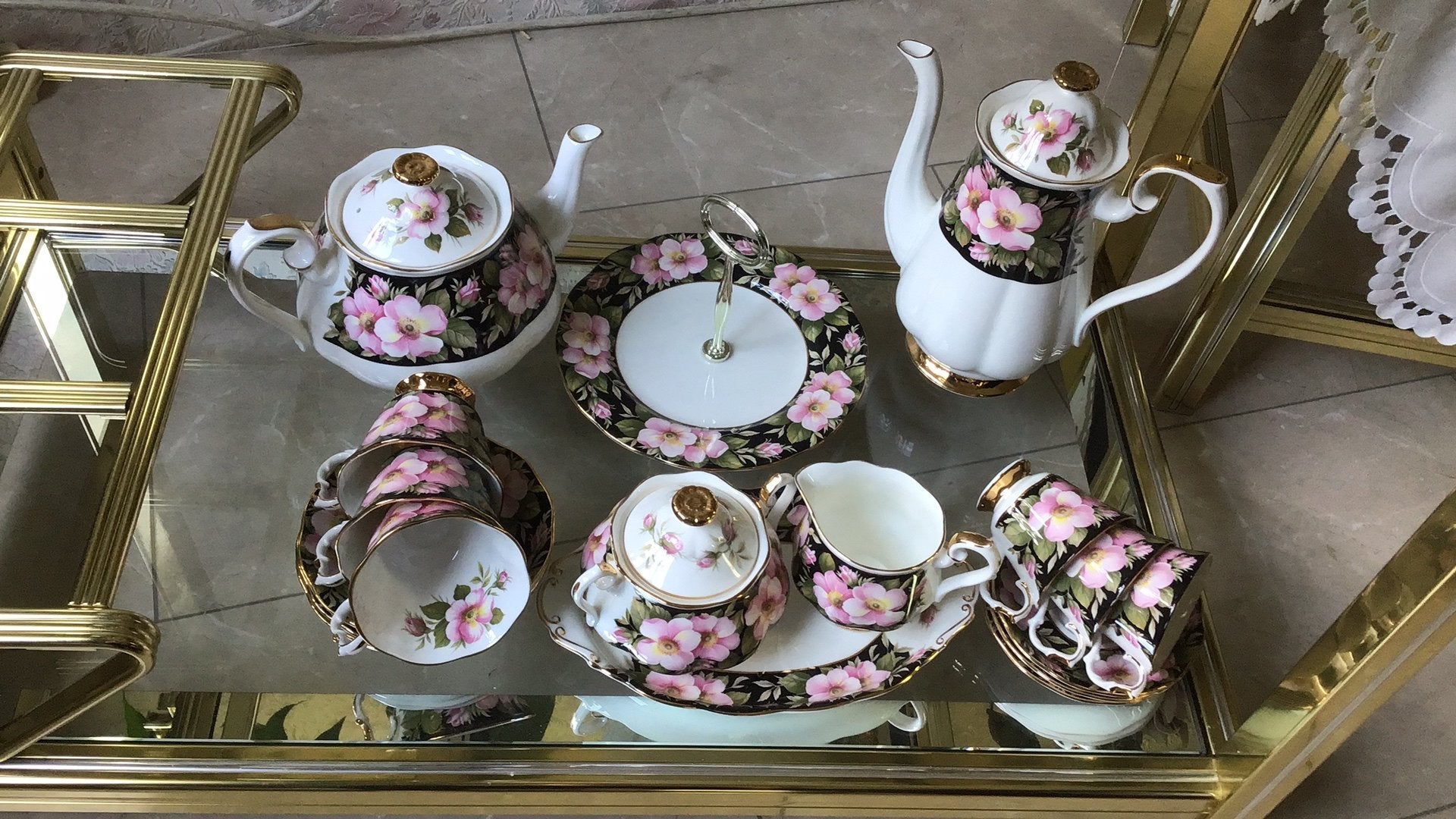 Alberta Rose compleet servies met grote thee en koffiepot ., Antiek en Kunst, Antiek | Servies compleet, Ophalen