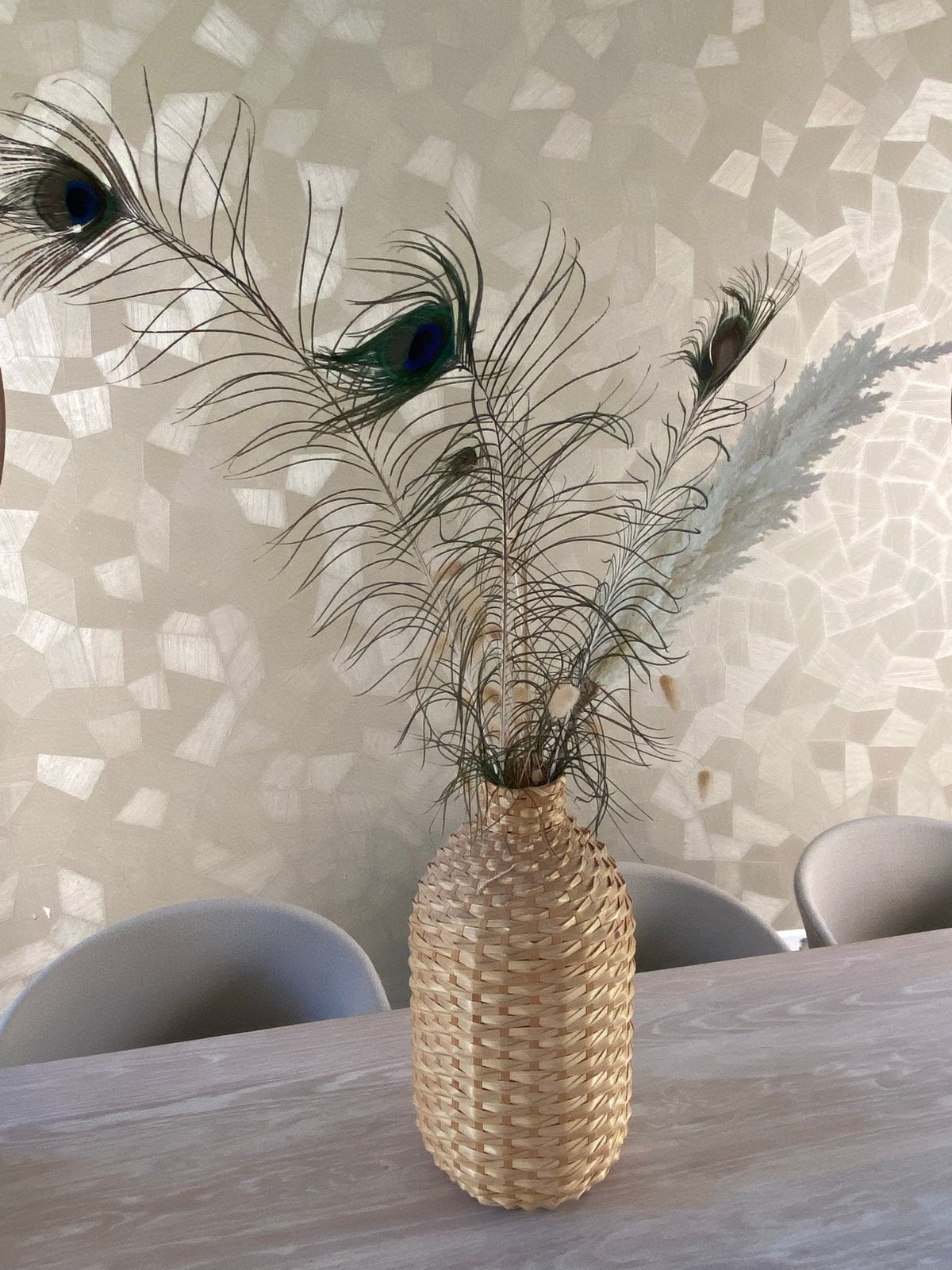 Decoratieve bamboe vaas met pauwenveren en sierpluimen, Ophalen, Handgemaakt, Beige, Natuurlijk materiaal